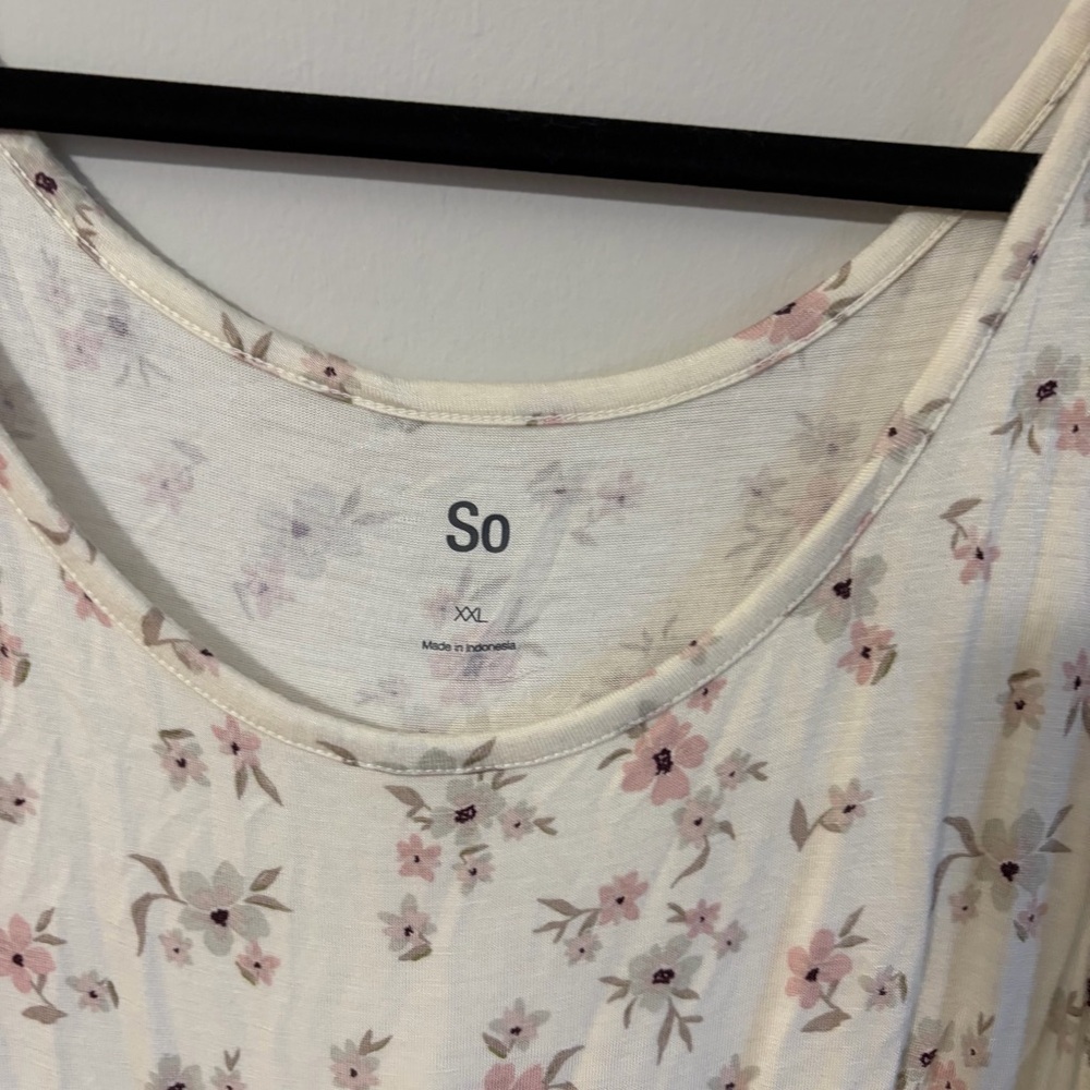 Floral Print Sleeveless Top - Picture 2 of 2